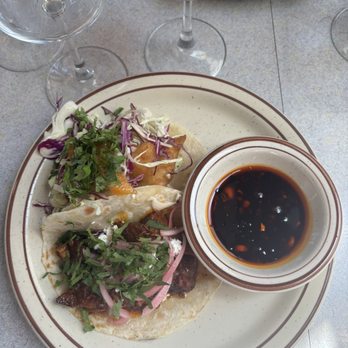 Le Hut Dinette - Wine Bars Near Me - Santa Ana, California