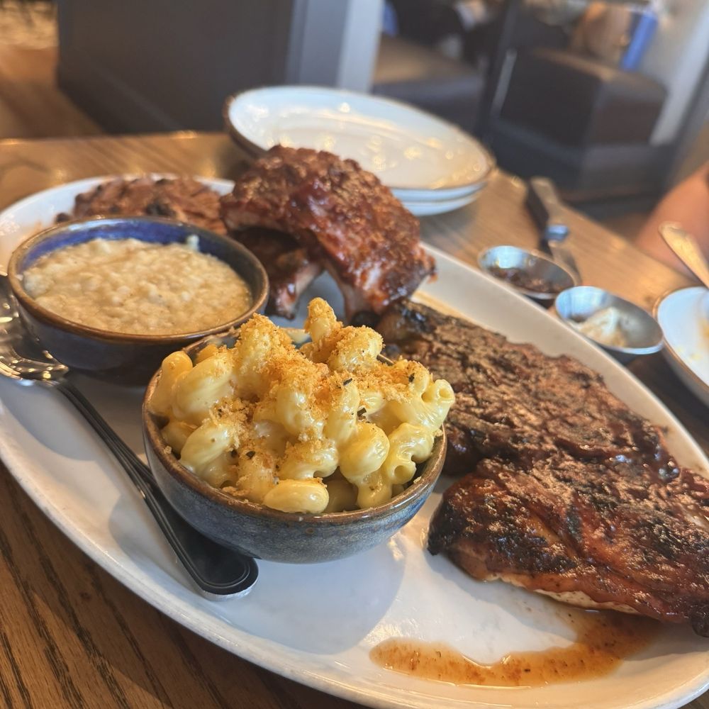 Gus's BBQ - Picnic Platter - Barbeque Near Me - Porter Ranch, California
