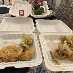 The two dinners and the suxpshi we ordered. The two dinners and the suxpshi we ordered.