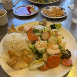 Lunch Special: Shrimp with Vegetables Lunch Special: Shrimp with Vegetables