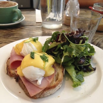 Hally's - eggs benedict - Coffee & Tea Near Me - London, XGL