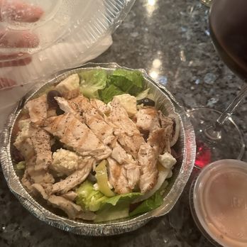 Torino's Pizza - Greek salad with chicken - Pizza Near Me - Oviedo, Florida Torino's Pizza - Greek salad with chicken - Pizza Near Me - Oviedo, Florida