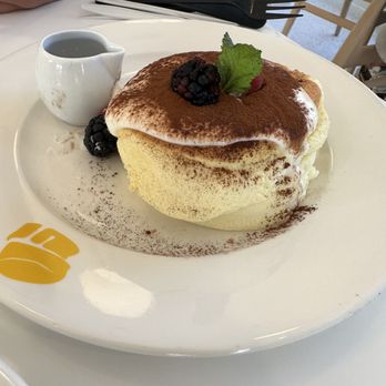 Fluffy Fluffy Dessert Cafe - Tiramisu - Desserts Near Me - Orlando, Florida Fluffy Fluffy Dessert Cafe - Tiramisu - Desserts Near Me - Orlando, Florida