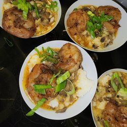 Twisted Chef - Shrimp and grits (mini appetizer version)