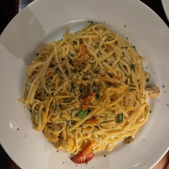 Bahama Breeze - Lobster & Shrimp Linguine - Bars Near Me - Tukwila, Washington Bahama Breeze - Lobster & Shrimp Linguine - Bars Near Me - Tukwila, Washington