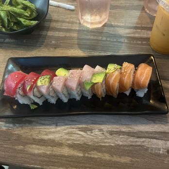 405 Thai & Sushi - Rainbow roll - Sushi Bars Near Me - North Hills, California