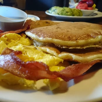 Rainbow Oaks Restaurant - Fluffy pancakes - American Near Me - Fallbrook, California Rainbow Oaks Restaurant - Fluffy pancakes - American Near Me - Fallbrook, California