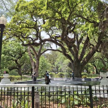 Washington Square - Parks Near Me - Mobile, Alabama