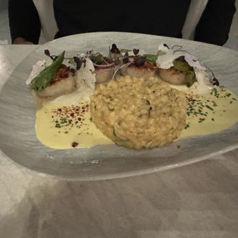 La Vie - Pan roasted scallops - Cocktail Bars Near Me - Washington, DC, District of Columbia