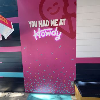 Howdy Homemade Ice Cream - Photo Booth outside - Desserts Near Me - Dallas, Texas