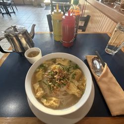 Huong's Vietnamese Restaurant - Wonton soup