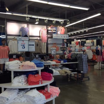 Old Navy - Promotions by entrance - Men's Clothing Near Me - Irvine, California Old Navy - Promotions by entrance - Men's Clothing Near Me - Irvine, California
