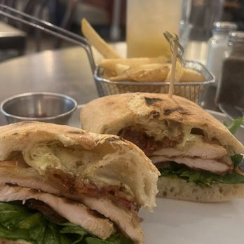 Friedman's - Grilled Chicken Sandwichic - Breakfast & Brunch Near Me - New York, New York