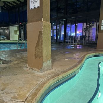 The Abbey Resort - Broken wall - Venues & Event Spaces Near Me - Fontana, Wisconsin