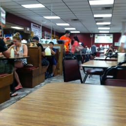 Saturday morning at Stoltzfus BBQ
