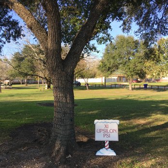 Yoakum Centennial Park - Parks Near Me - Yoakum, Texas
