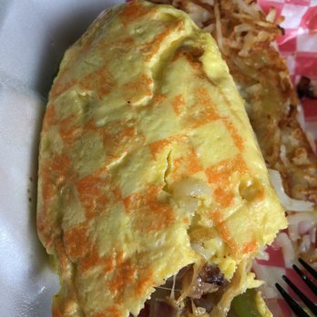 Debby's Diner - Read my review. All my omelet to goorders have been lined with the red and white checkered paper. Today I looked at the bottom of my omelet. - Diners Near Me - Medford, Oregon
