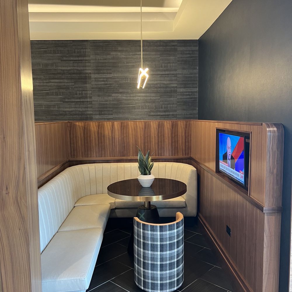 Courtyard Bozeman - Private booths in lobby. Nice touch - Hotels Near Me - Bozeman, Montana