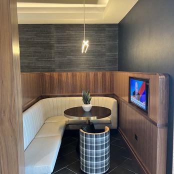 Courtyard Bozeman - Private booths in lobby. Nice touch - Hotels Near Me - Bozeman, Montana