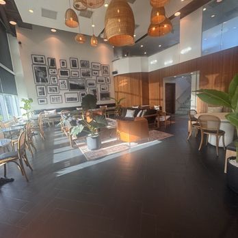 Everyday - Seating area - Cafes Near Me - Honolulu, Hawaii