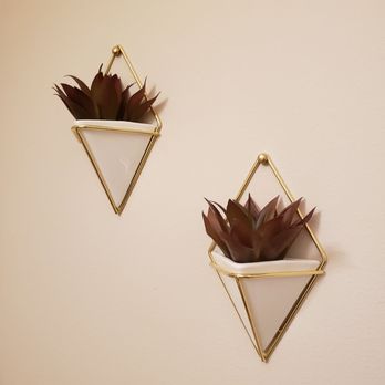The Studio Massage & Esthetics - Cute plant holders in the bathroom. - Massage Therapy Near Me - Renton, Washington The Studio Massage & Esthetics - Cute plant holders in the bathroom. - Massage Therapy Near Me - Renton, Washington