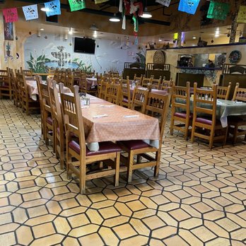 El Amigo - Large Indoor Dining Space - Mexican Near Me - San Jose, California
