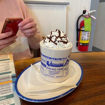Beach Mountain Diner - Hot cocoa - Breakfast & Brunch Near Me - Waynesville, North Carolina