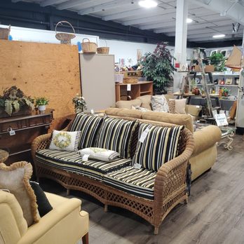 Mostly Mutts Market - Furniture - Thrift Stores Near Me - Acworth, Georgia