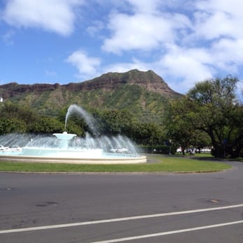 Kapiolani Park - Diamond Head & Kapiolani Park's "famous" fountain - Parks Near Me - Honolulu, Hawaii Kapiolani Park - Diamond Head & Kapiolani Park's "famous" fountain - Parks Near Me - Honolulu, Hawaii