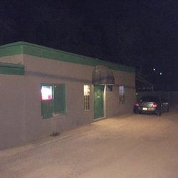 Rim Rock Bar & Grill - Looks "iffy" but inside the burgers are great and so are the people!
