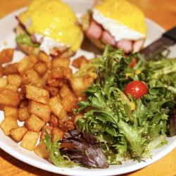 Popping Yolk Cafe - Avocado Benedict