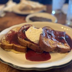 The Farmhouse Cafe and Creperie - Lemon blueberry French toast