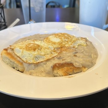 Wally Hatchet’s - Pour some gravy in me with over medium eggs - Comfort Food Near Me - Memphis, Tennessee