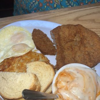 Carver Hangar - Chicken Fried Steak - American Near Me - Damascus, Oregon