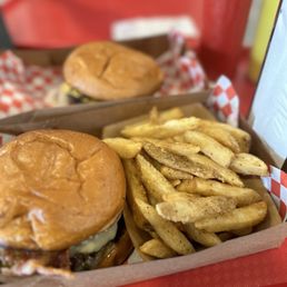 BETTY'S BURGERS - Updated July 2026 - 223 Photos & 288 Reviews