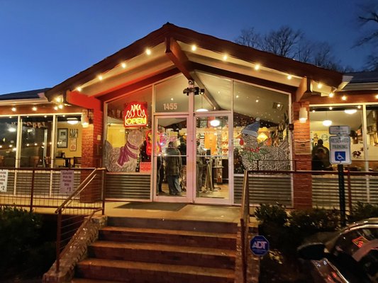 Rocky's Hot Chicken Shack by null
