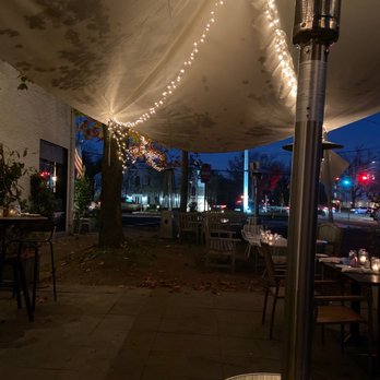 Almond Restaurant - Outdoor seating - New American Near Me - Bridgehampton, New York