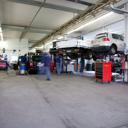 ATO Autotechnik Ohlsdorf - Grosse Werkstatthalle, auch mit Bühne für Fahrzeuge bis 7.5 T
