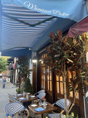 Monsieur Bistro Restaurant by null
