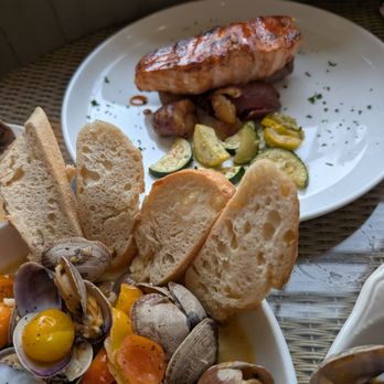 Lake Crescent Lodge - Steamed local clams and poached salmon - Hotels Near Me - Port Angeles, Washington Lake Crescent Lodge - Steamed local clams and poached salmon - Hotels Near Me - Port Angeles, Washington