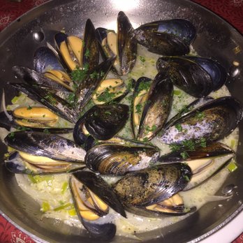 Bistro Moulin - Steamed mussels - Wine Bars Near Me - Monterey, California