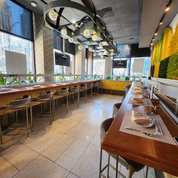 Muan Jai Thai Kitchen - Row seating - Thai Near Me - Chicago, Illinois
