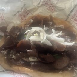 Thanks for the sauce on the side and tomato. Worst gyro ever... very dry