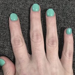Nails Spa - Not even same length or straight