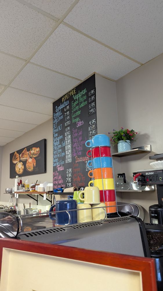 Mama Mila’s Cafe - Photo 2