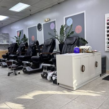 Lee Spa Nails - Interior pedicure area - Nail Salons Near Me - Winter Park, Florida Lee Spa Nails - Interior pedicure area - Nail Salons Near Me - Winter Park, Florida