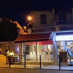 Le Comptoir des Saveurs - Devanture et terrasse