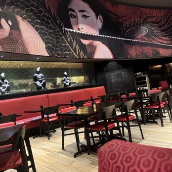 P.F. Chang's - Decor - Chinese Near Me - Jacksonville, Florida