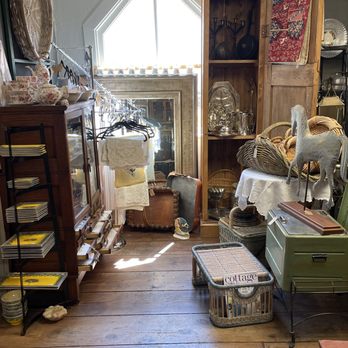 Vintage Treehouse - French flea market - Used, Vintage & Consignment Near Me - Calistoga, California Vintage Treehouse - French flea market - Used, Vintage & Consignment Near Me - Calistoga, California