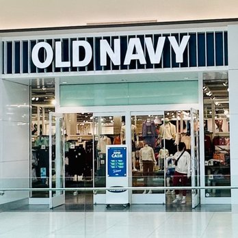 Old Navy - Entrance to store - Men's Clothing Near Me - Pittsburgh, Pennsylvania